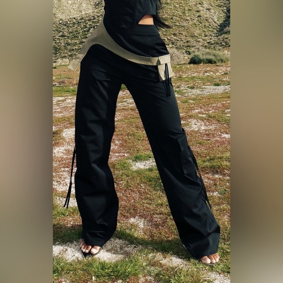 PrettyLittleThing Black Contrast Panel Pocket Detail Cargos Size 6 - Picture 1 of 6